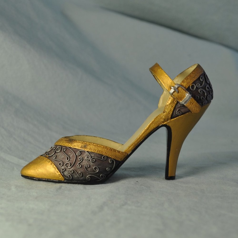 3 for $24 - vintage My Treasure fancy shoe figurine gold grey (W1007)